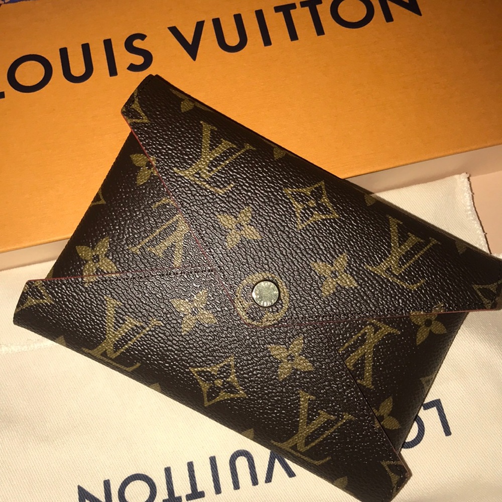Kiragami medium sized LV clutch